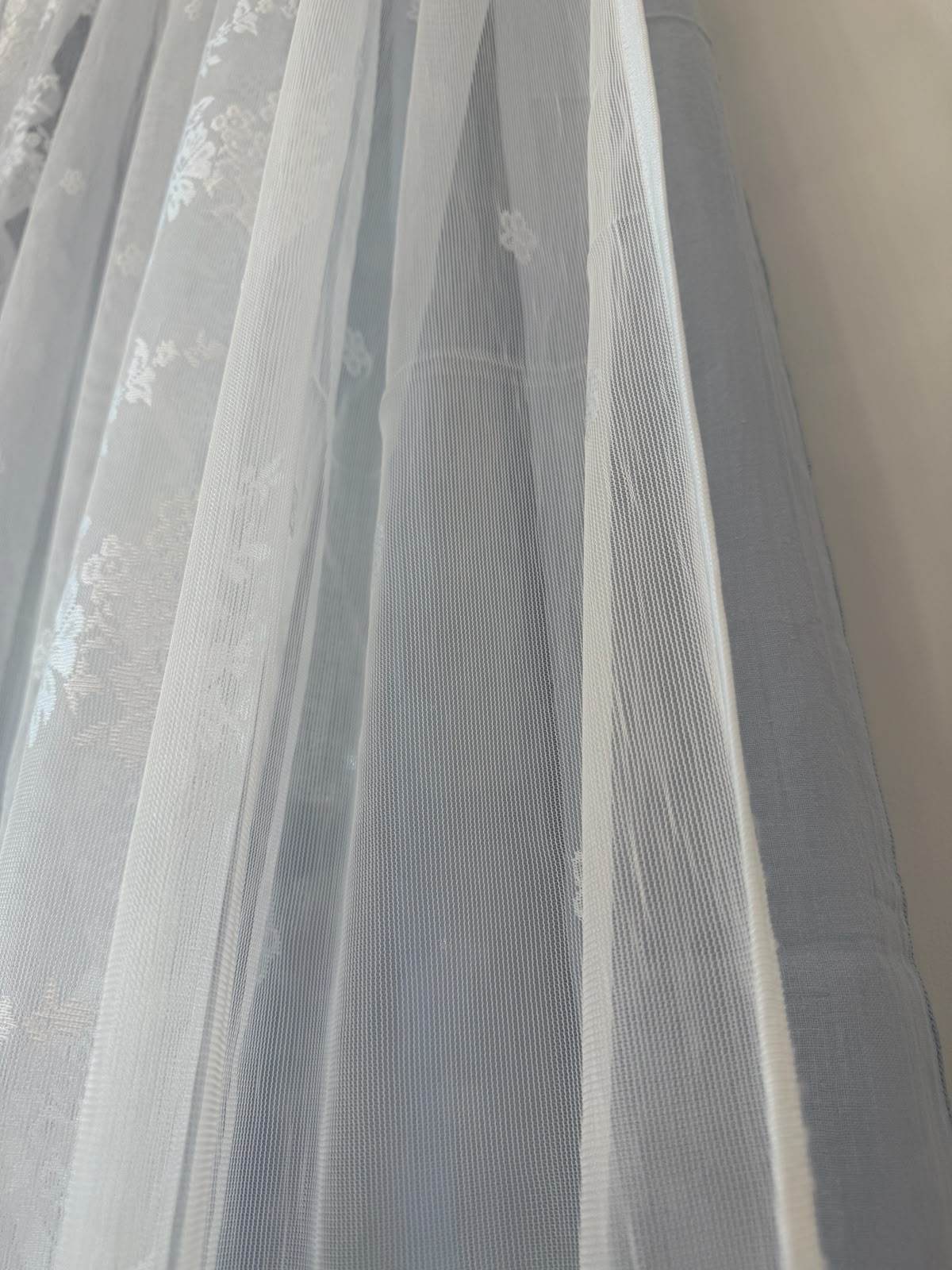 Coppia tende in pizzo sintetico mod. Viola - 150x300 cm - Coccole di Casa - Foto 5