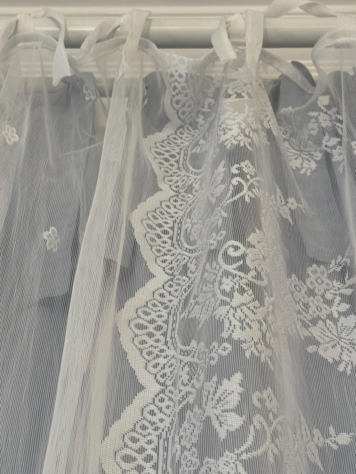 Coppia tende in pizzo sintetico mod. Viola - 150x300 cm - Coccole di Casa - Foto 6