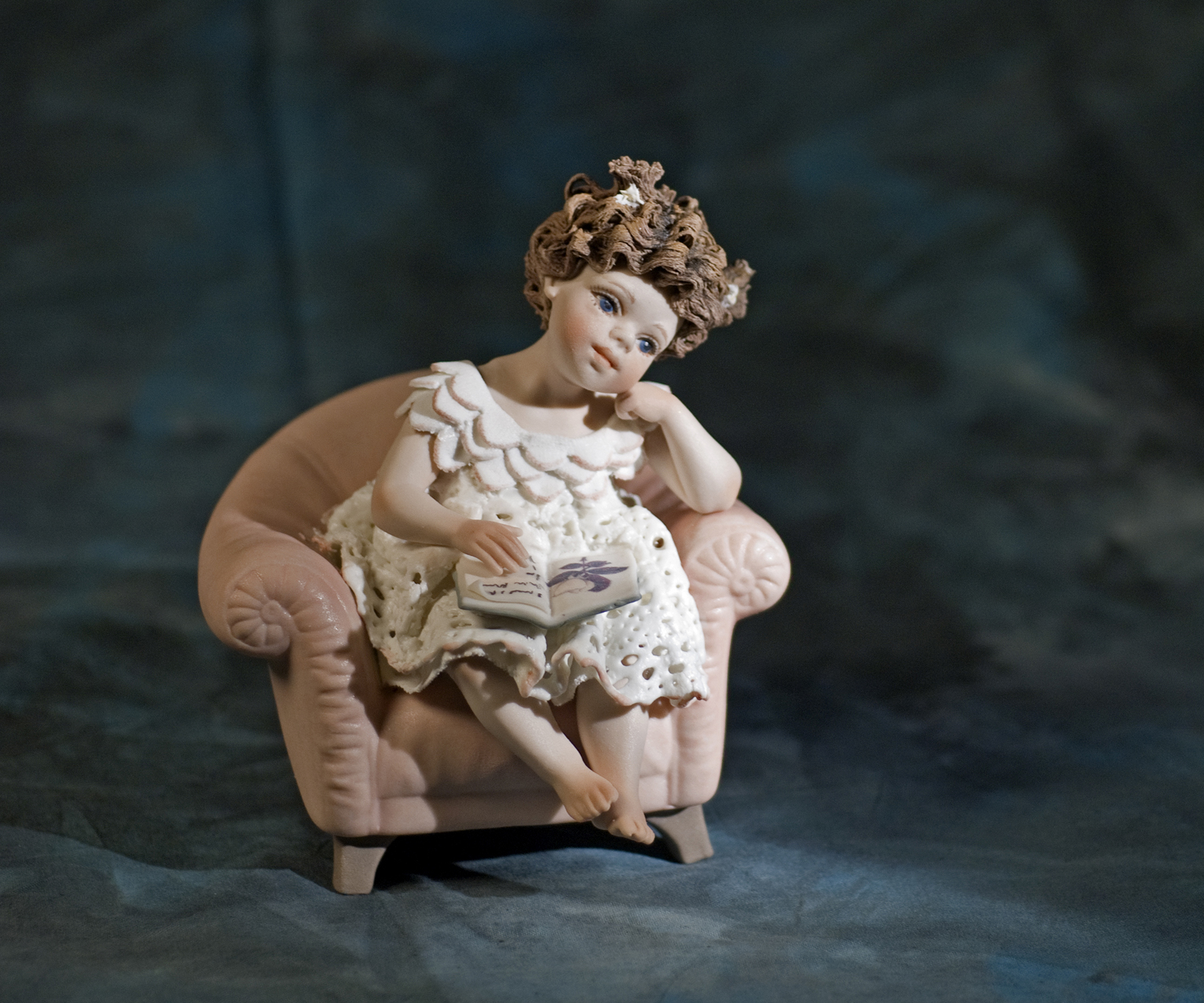 Figura in porcellana Titty - H.14 cm - Sibania