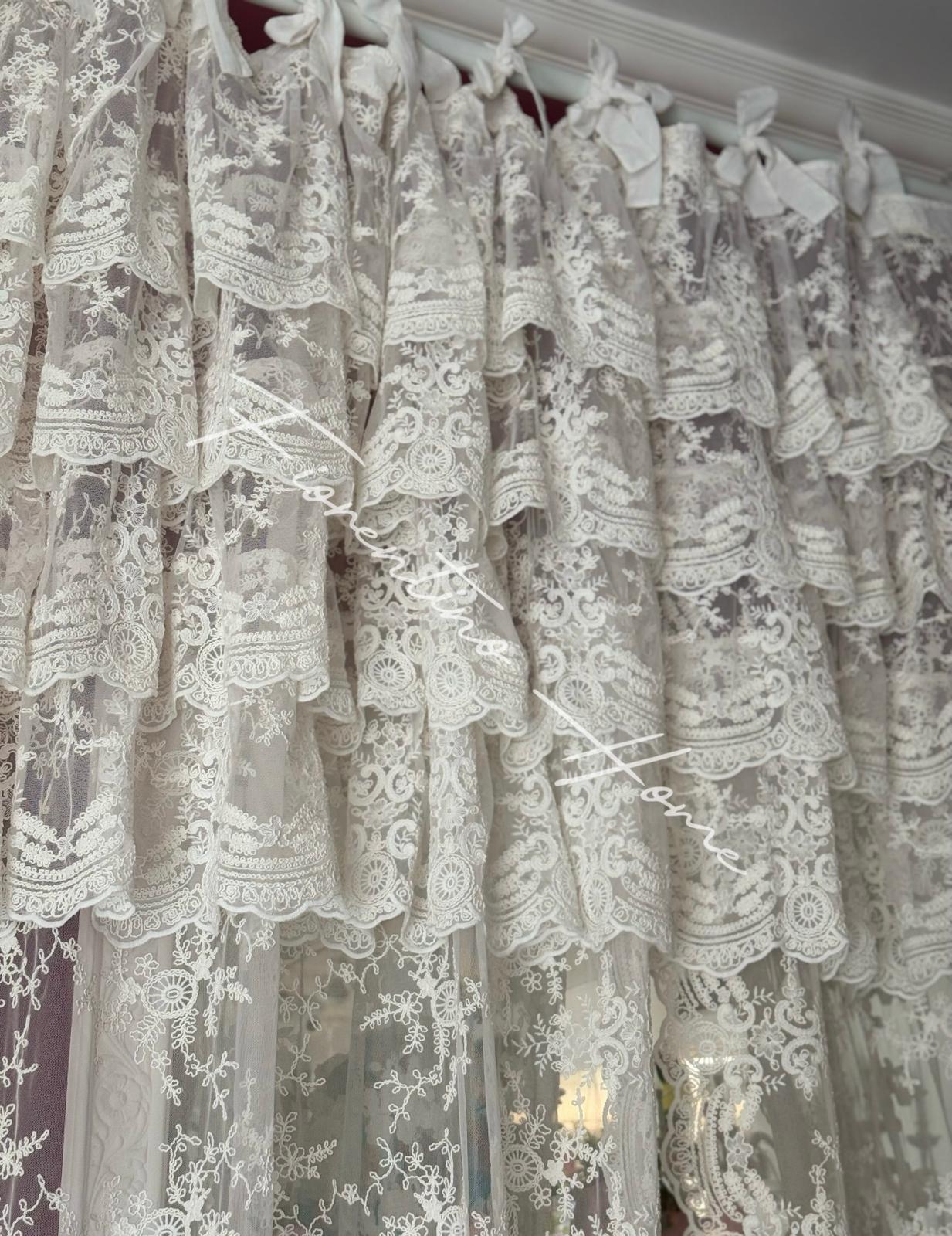 Tenda sartoriale bianca in total pizzo Rococò con balze - 120x300 cm - Charme Home Textile