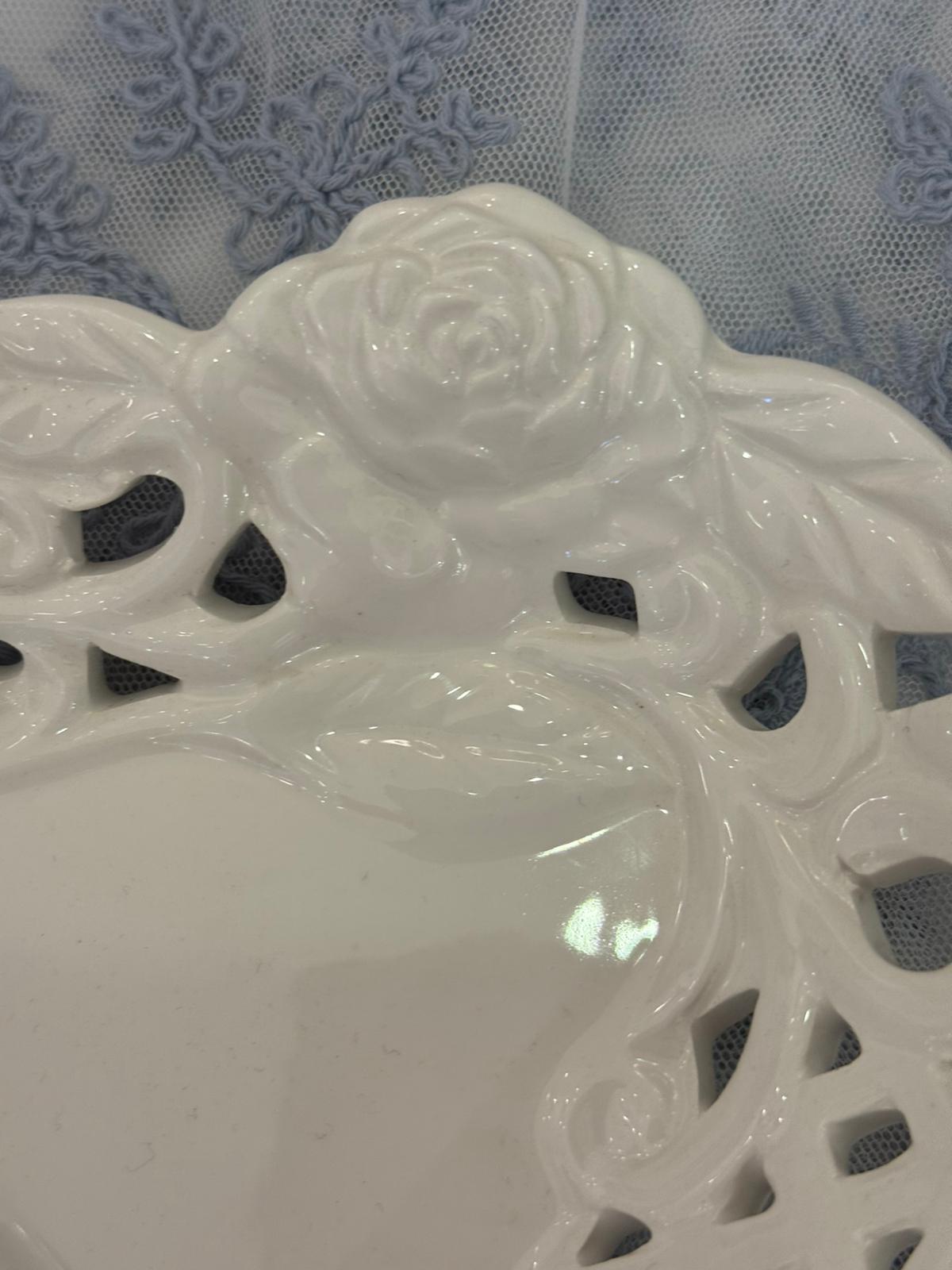 Svuotatasche a cuore traforato in ceramica c/rose - 14.5x14.5 cm - L'Arte di Nacchi
