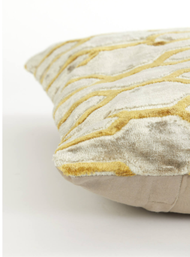 Cuscino arredo quadrato velluto mod.JEMBANA giallo ocra - 45x45 cm - Light e Living