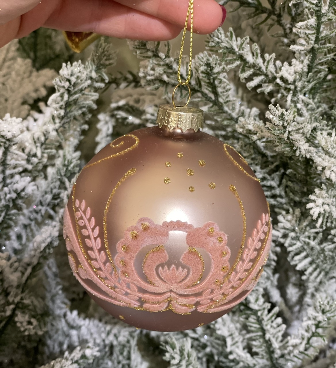Appendino sfera con brillantini e decoro in velluto in rilievo -  vetro decoro natalizio - disponibile in due modelli assortiti - edg