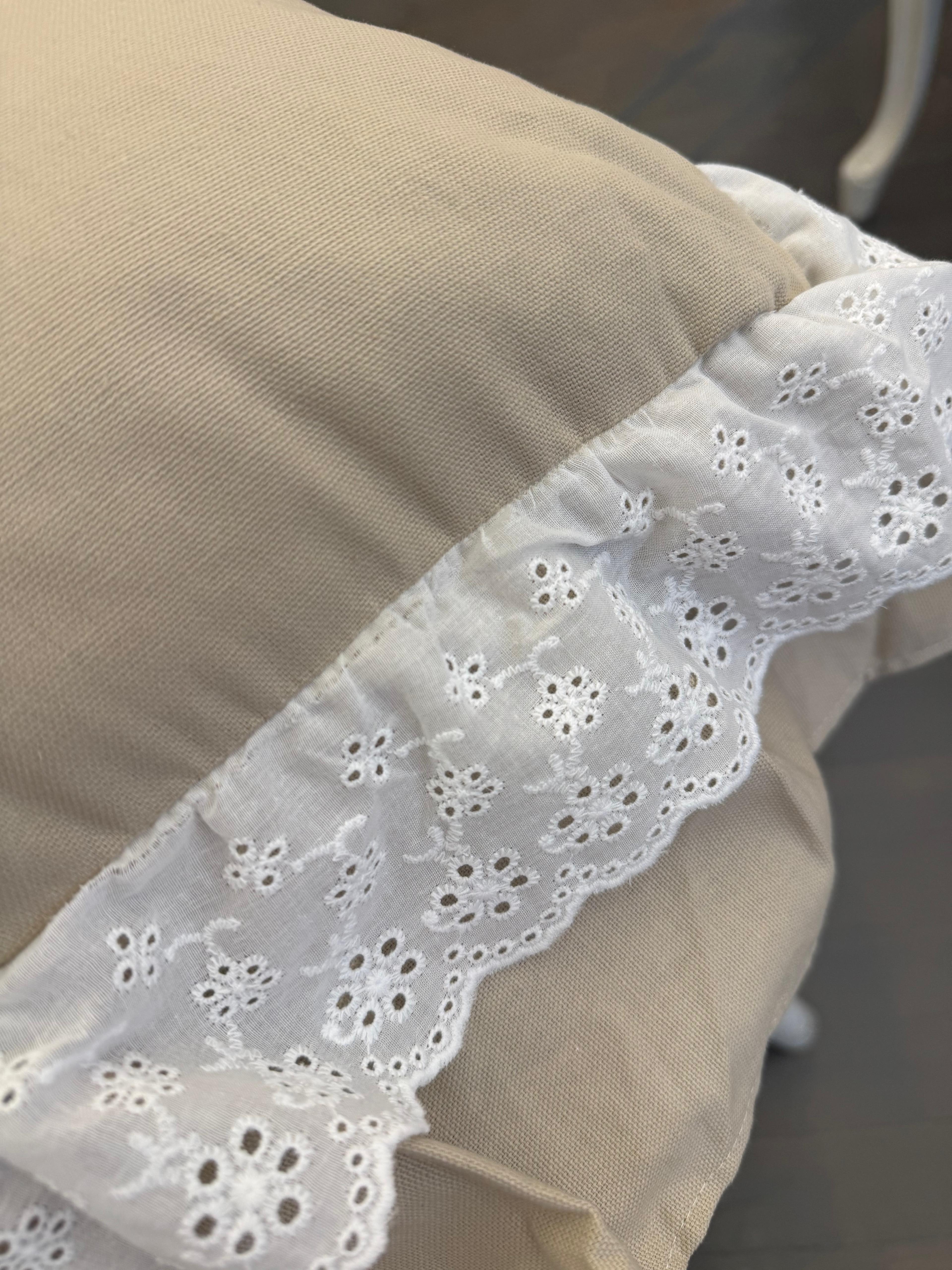 Cuscino da sedia sartoriale in panama con pizzo sangallo - SABBIA - 45x45 cm - FiorentinoHome - Foto 3