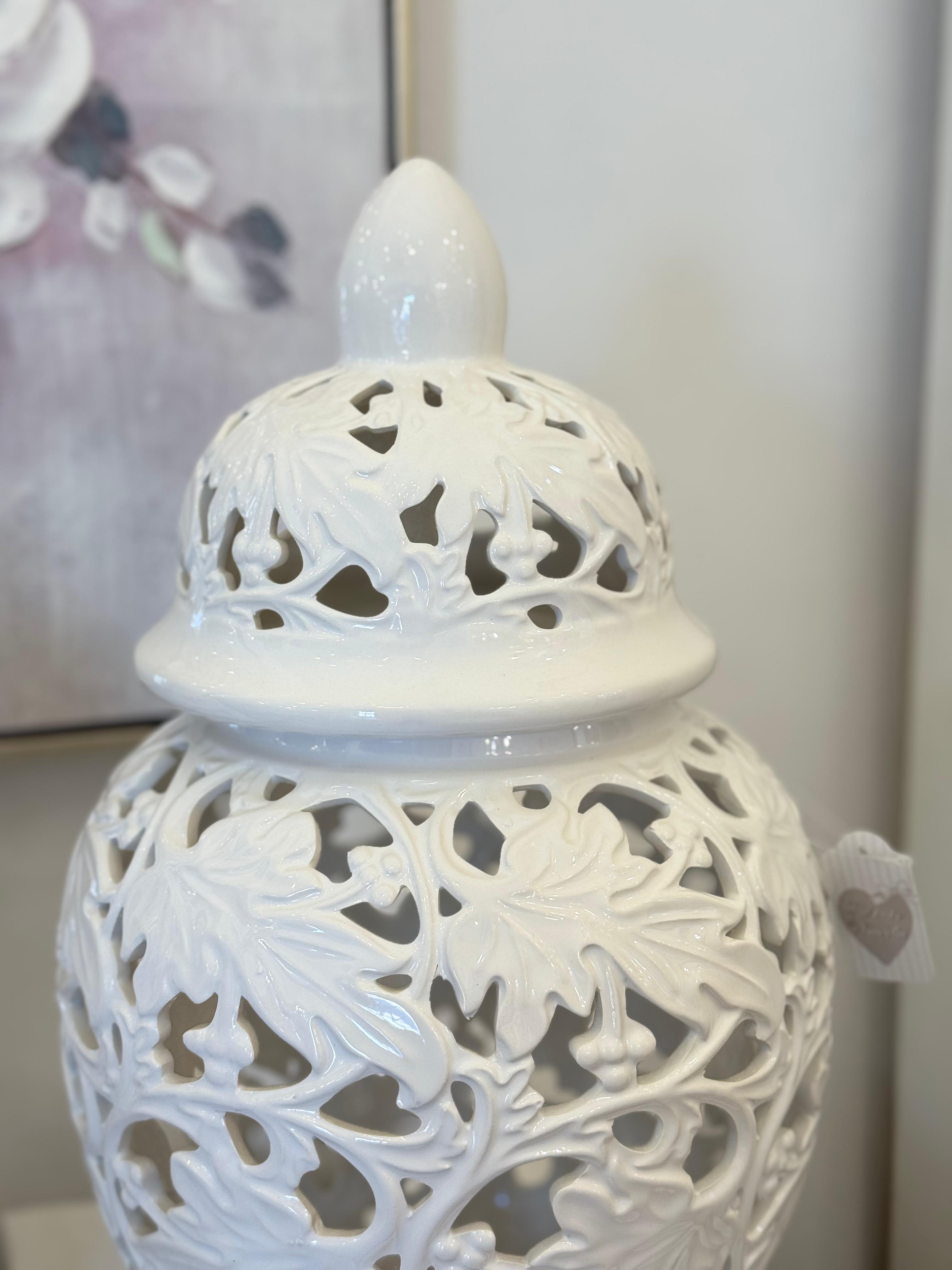 Potiche in ceramica traforata bianca - 24x24x46 cm - L'Arte di Nacchi