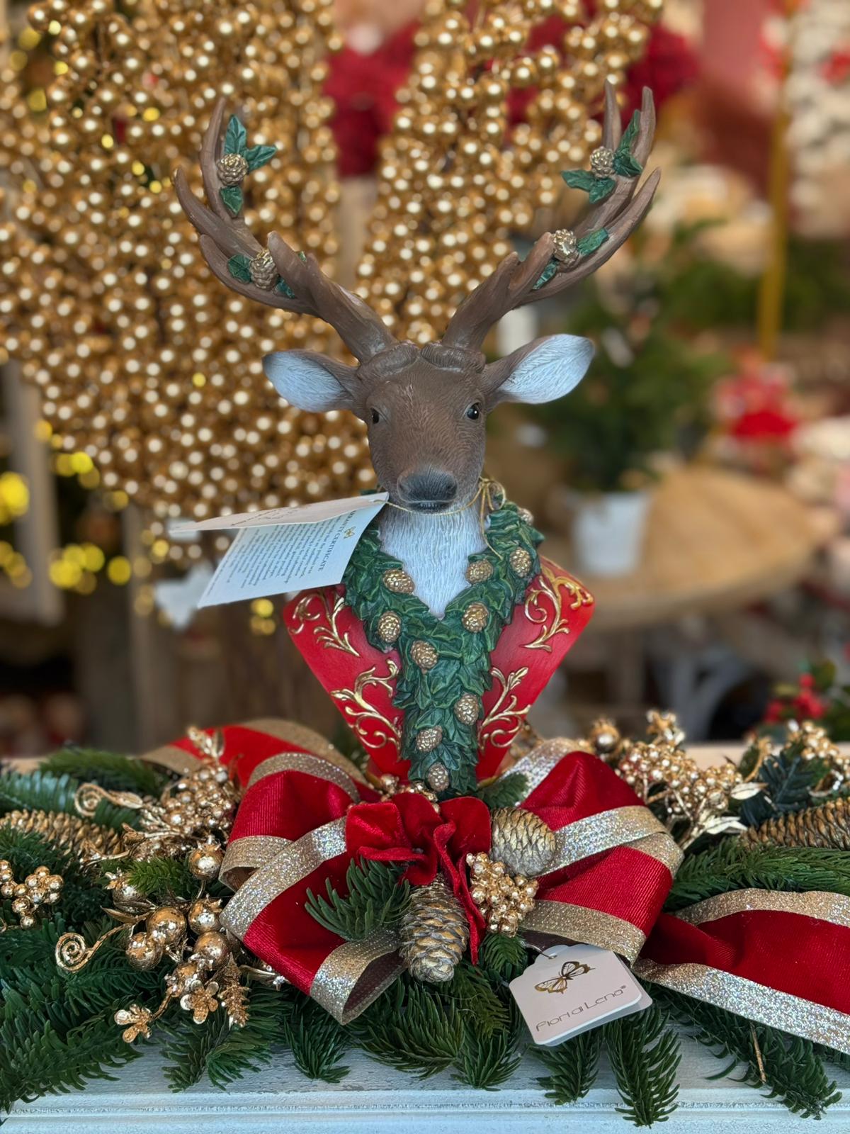 NATALE 2025 - Tralcio artificiale con portacandela in ferro e applicazioni natalizie c/renna in resina- H.38.5x75 cm - Fiori di Lena