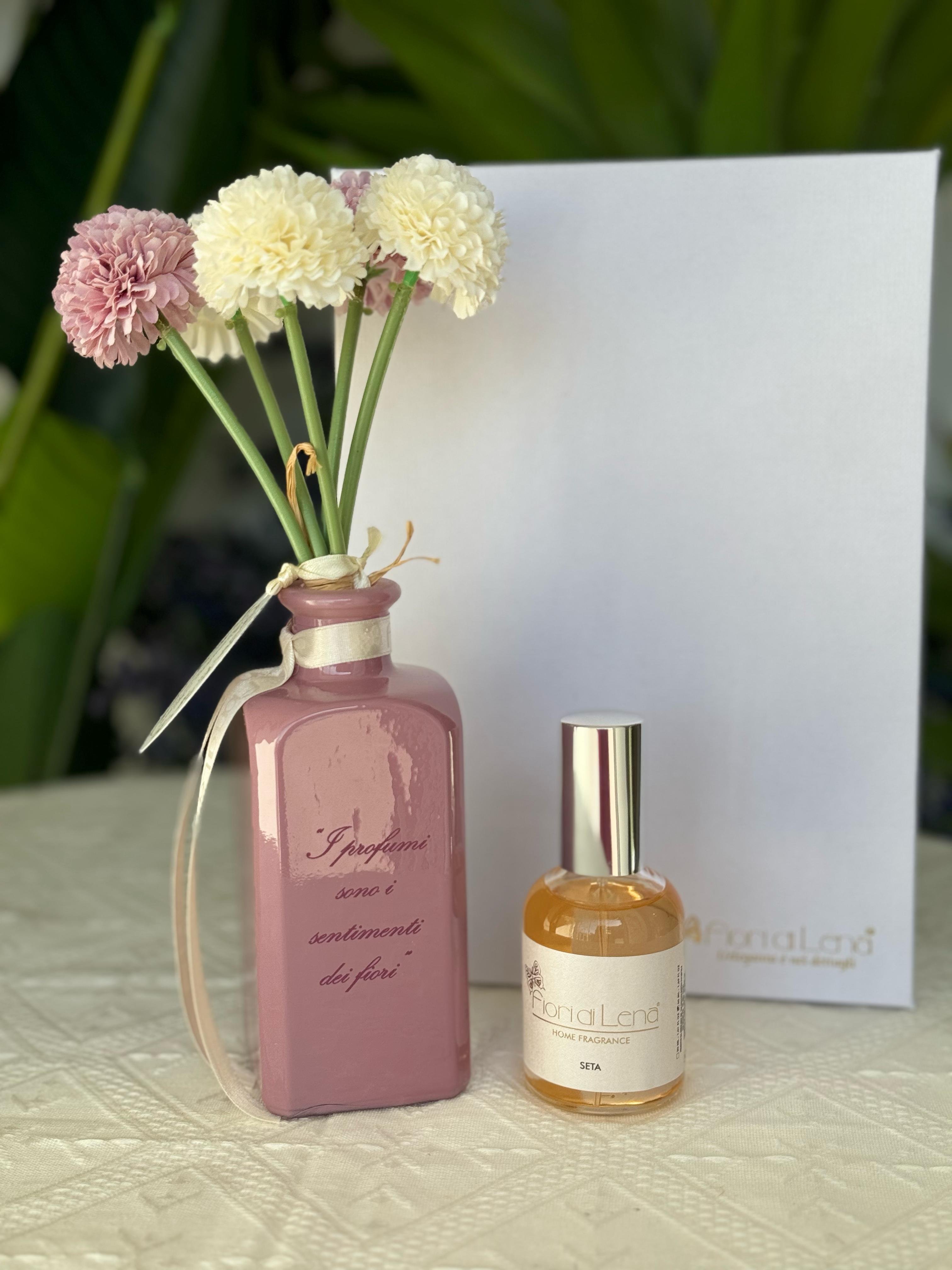 Profumatore in vetro colorato c/scritta personalizzata e spray 50 ML - H.13 cm - Fiori di Lena