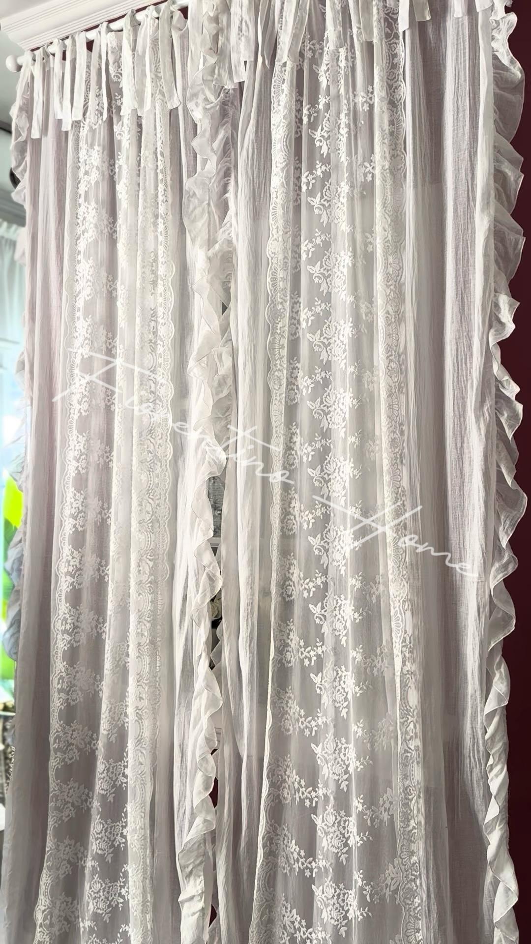 Tenda sartoriale bianca in garza di cotone con laterale e pizzo Royal 60 - 150x300 cm - Charme Home Textile