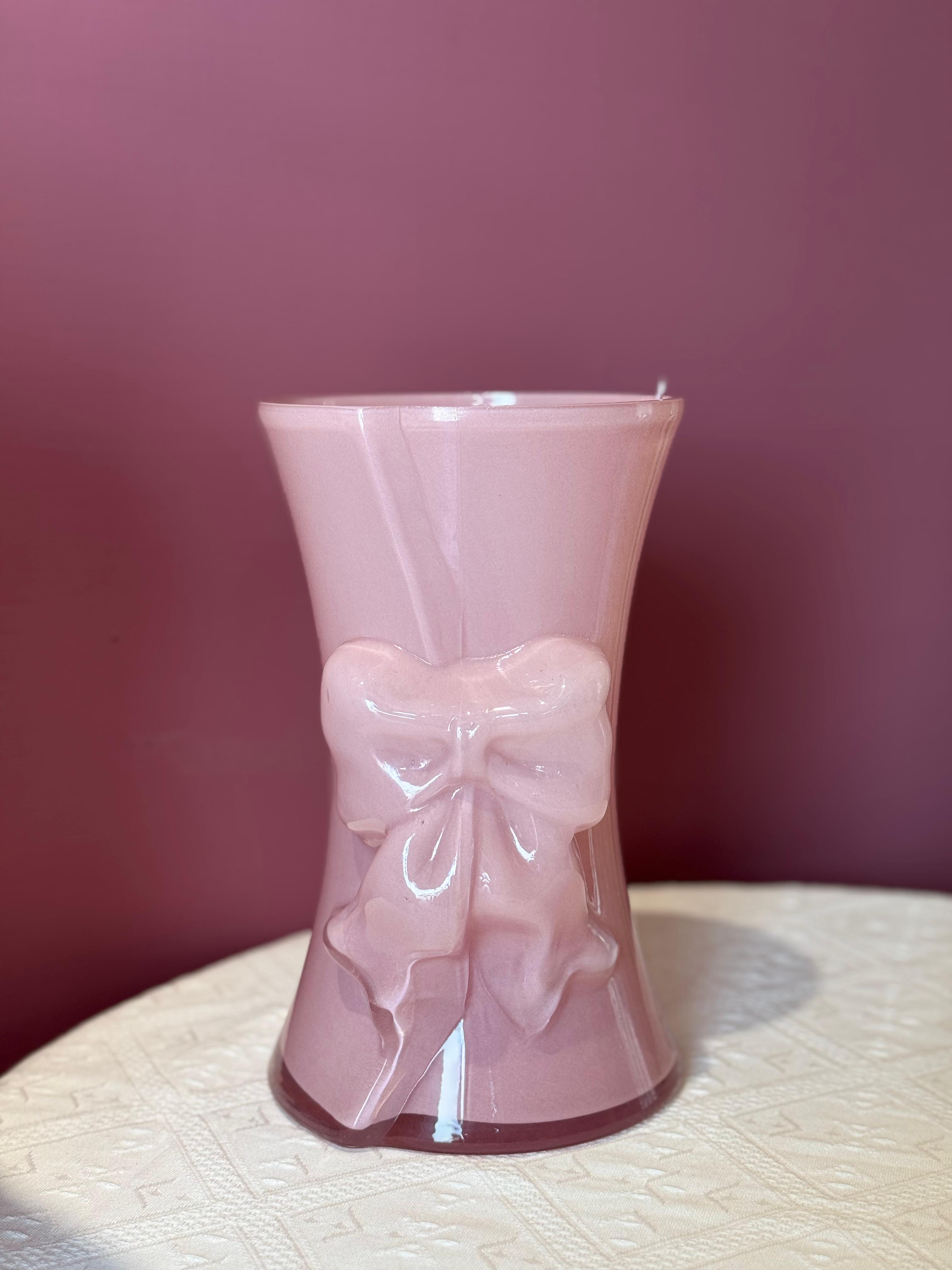 Vaso in vetro rosa con fiocco a rilievo - H.23x14 cm - L'Arte di Nacchi
