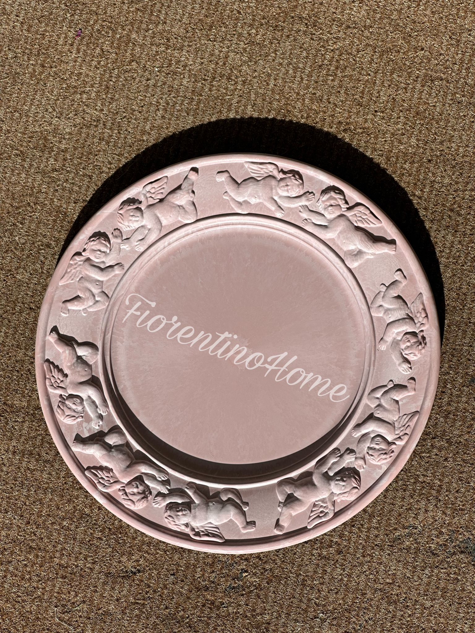 Sottopiatto in acrilico rosa antico con bordo angioletti - diam.33 cm - Inart