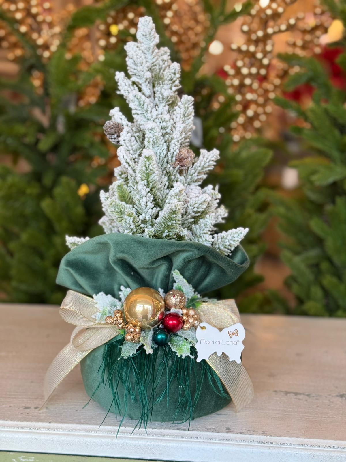 NATALE 2025 - Pouf in velluto verde con alberello artificiale e applicazioni  -  H.36x15 cm - Fiori di Lena