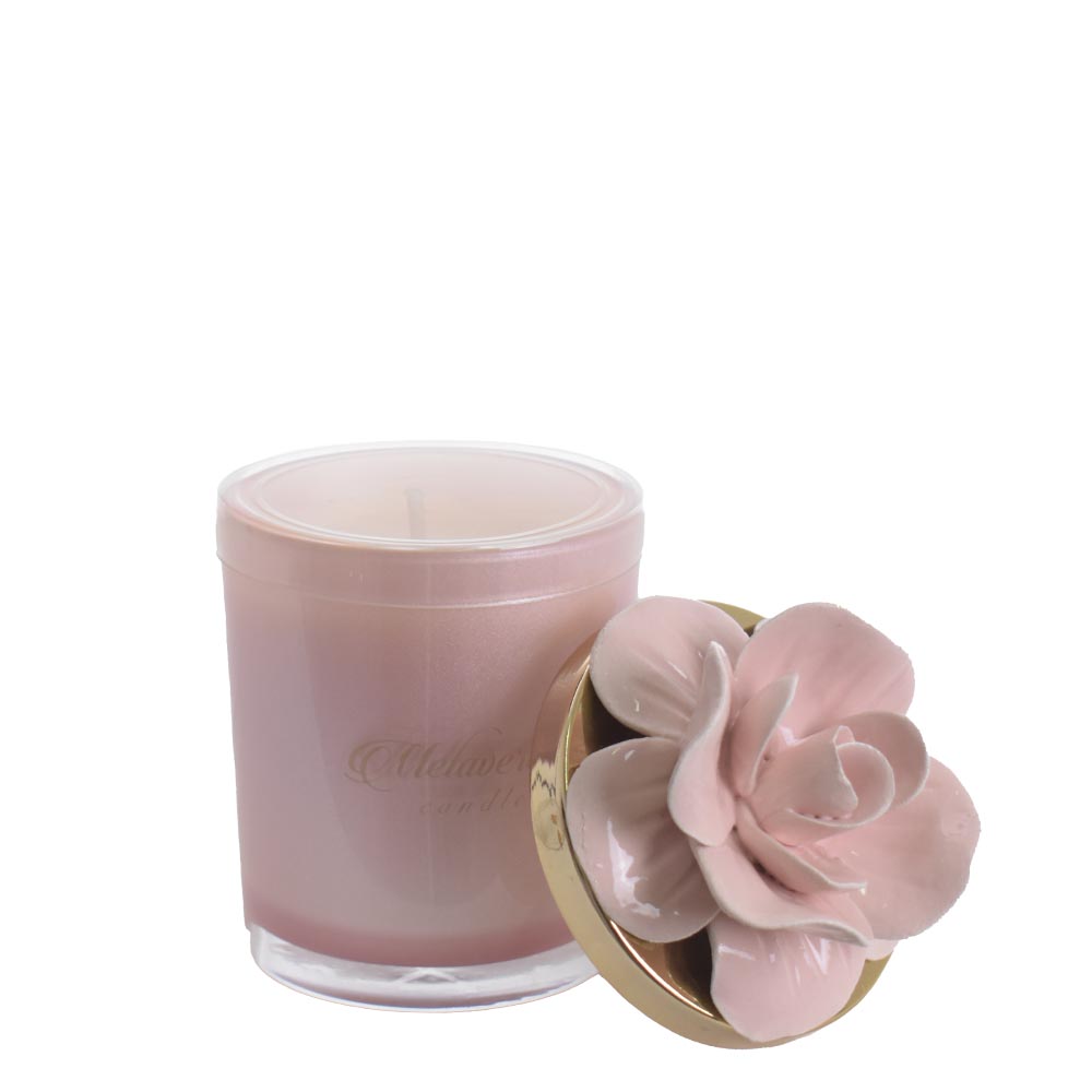 Candela profumata in vasetto di vetro con rosa in ceramica col.Rosa - H. 12 cm - Melaverde