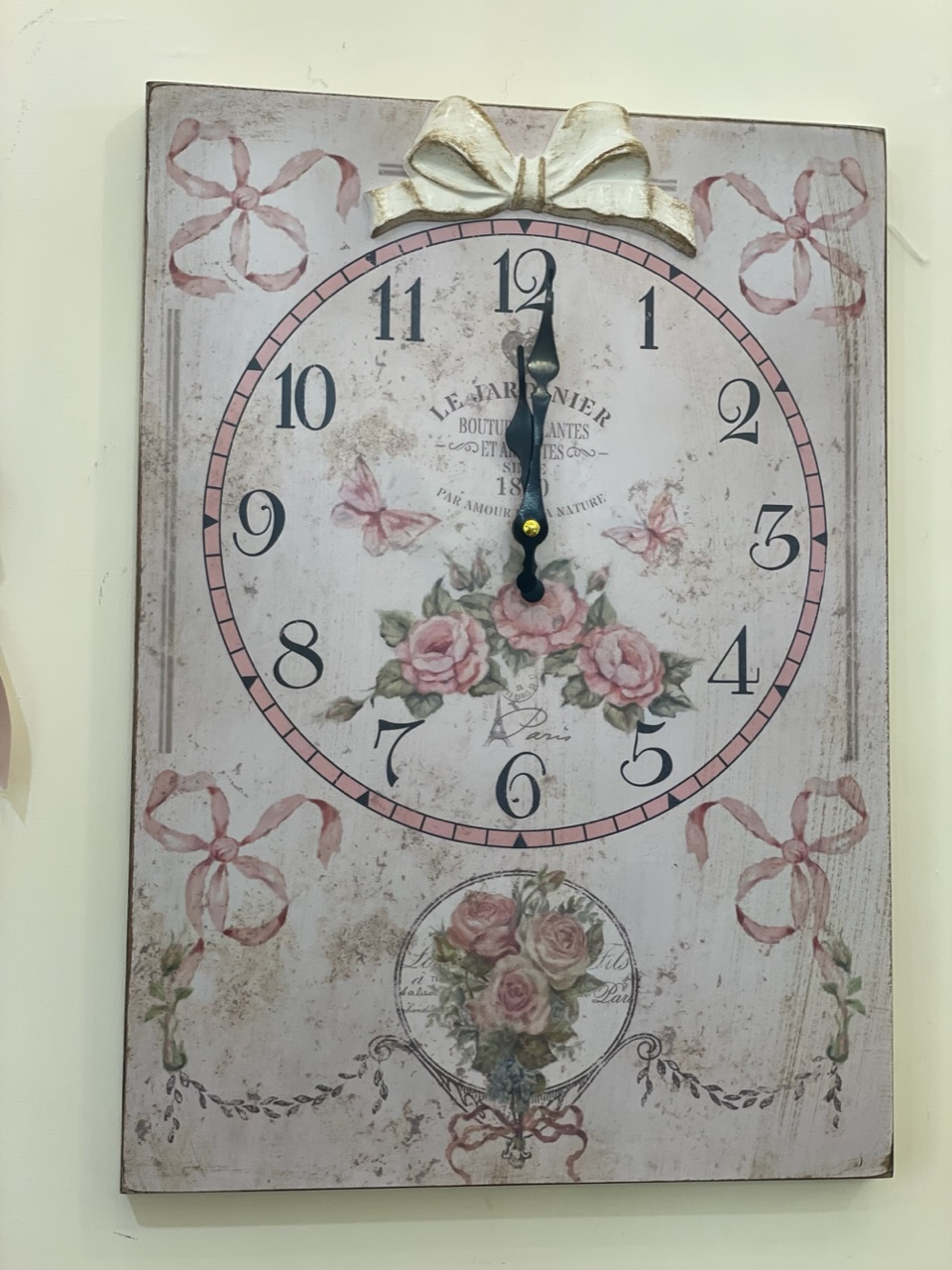 Orologio rettangolare da parete in legno con fiocco - 34x48 cm - L'Arte di Nacchi