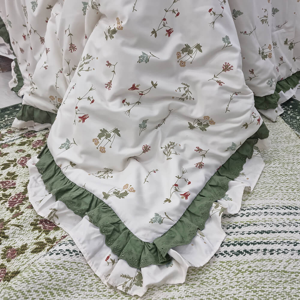 Trapuntino matrimoniale Millefiori verde con frill unito e stampato - 260x260 cm - L'Atelier17