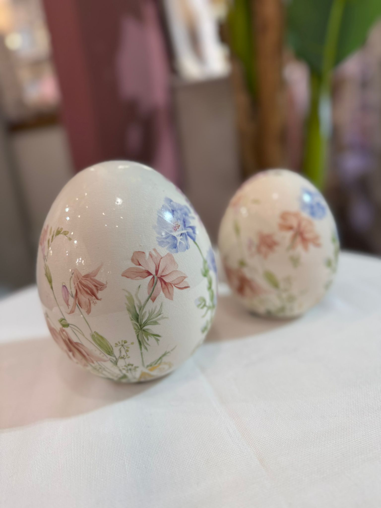 Uovo in ceramica con fiorellini - H.17 cm - L'arte di Nacchi