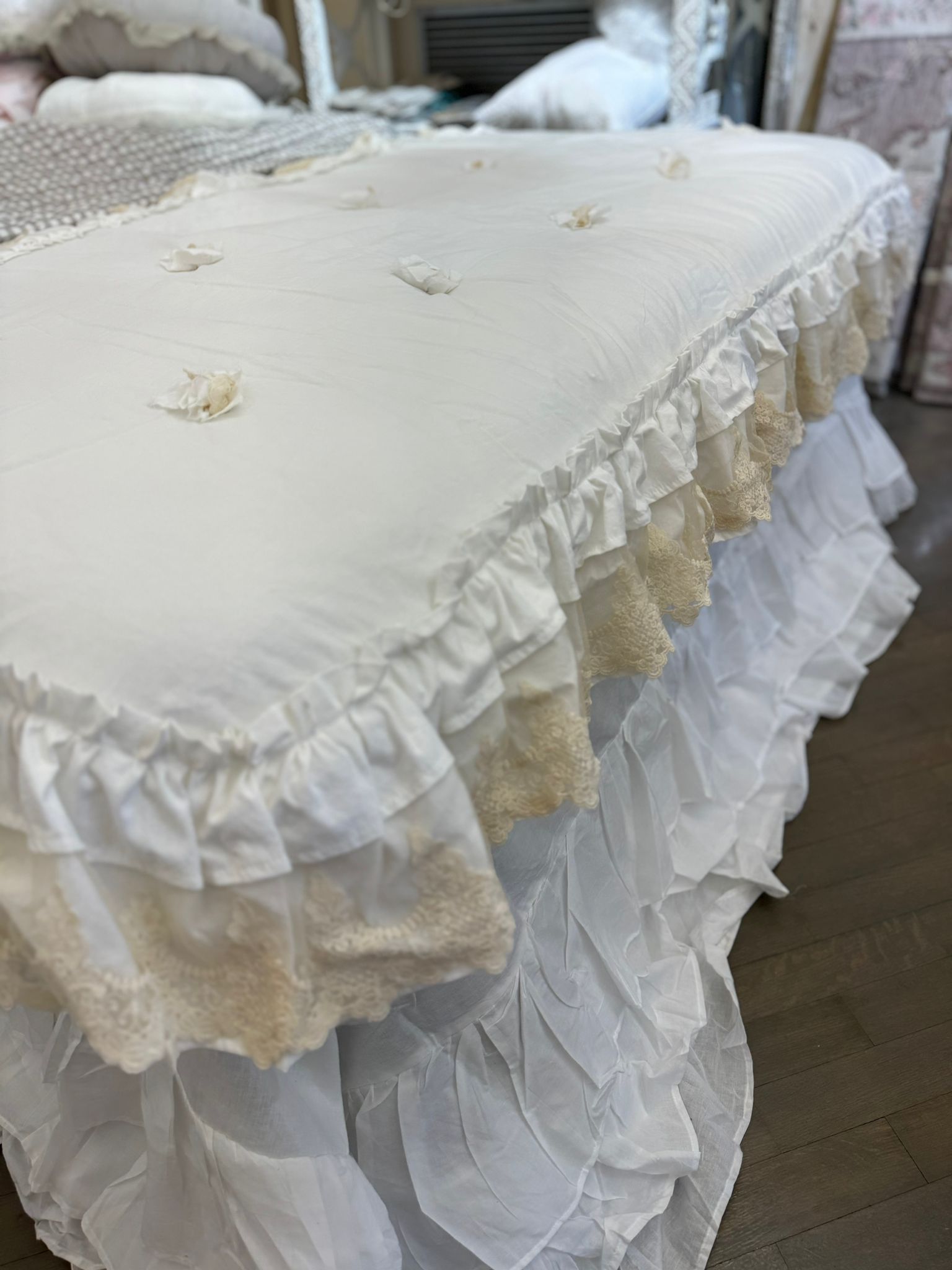 Fondo letto in cotone bianco naturale con pizzo avorio - 90x180 cm + rouches - Fiorentino Home