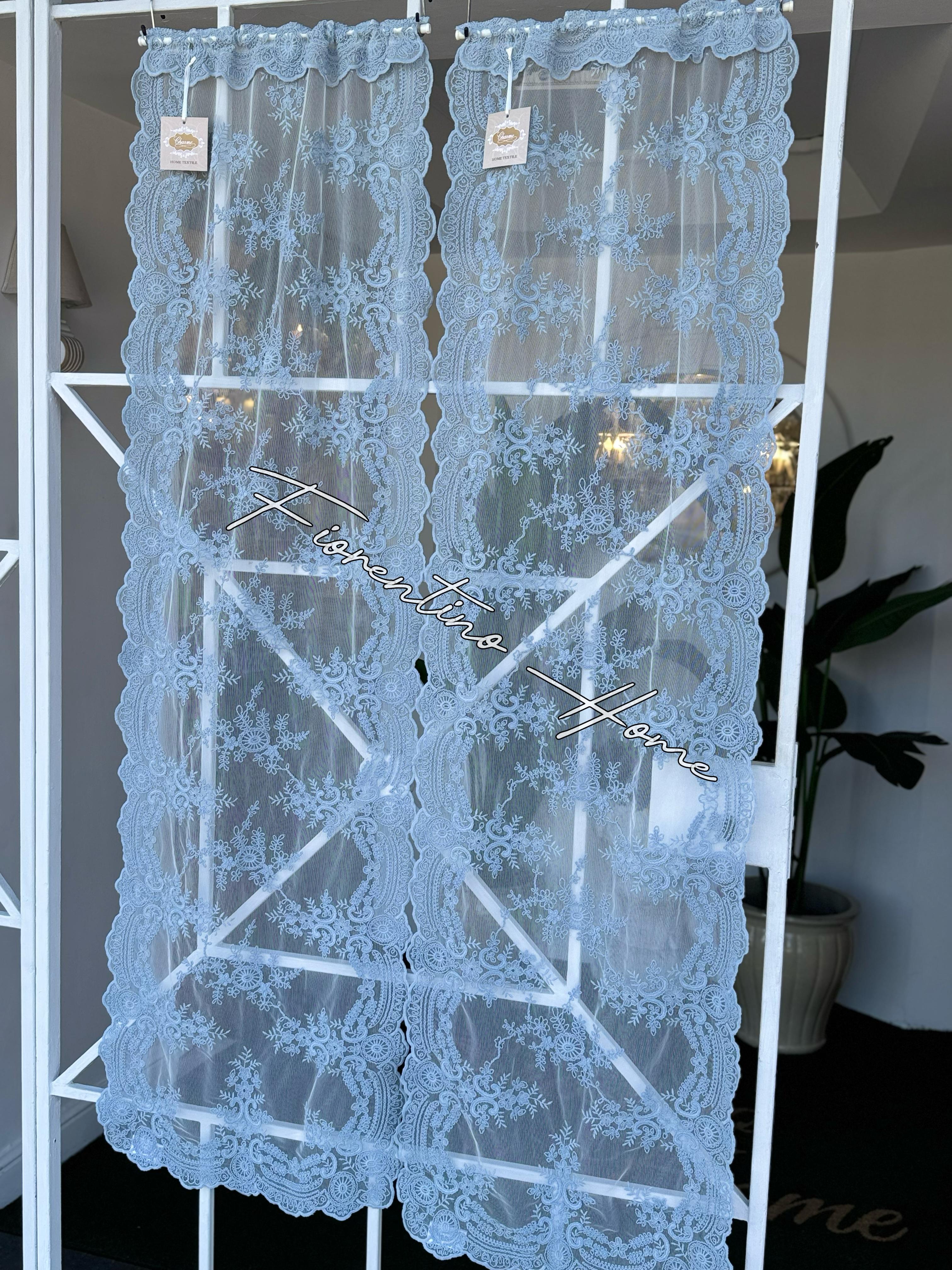 Vetrage in pizzo Rococò celeste  - 48x152 cm - Charme Home Textile