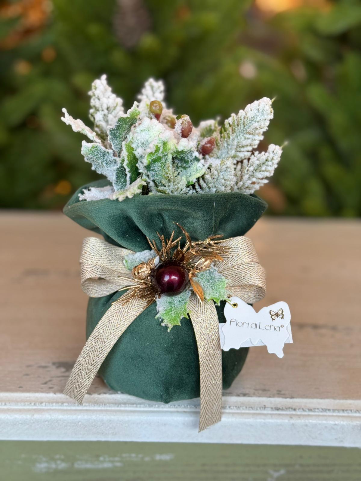 NATALE 2025 -  Pouf in velluto verde con alberello e applicazioni - H.15x9 cm - Fiori di Lena