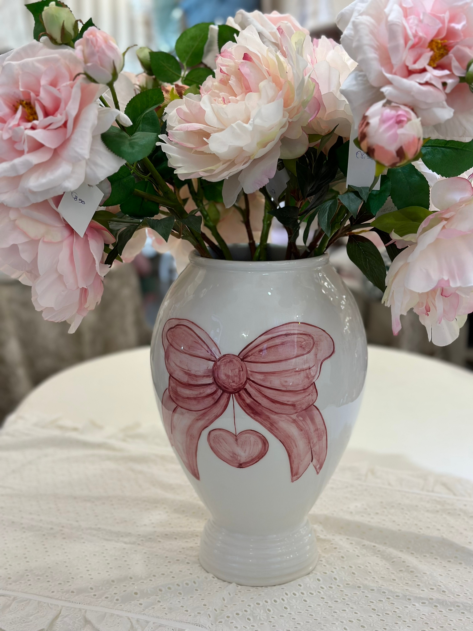 Vaso in ceramica di capodimonte con fiocco dipinto a mano - H. 37 cm - Diversi colori disponibili - Ad Rem Collection