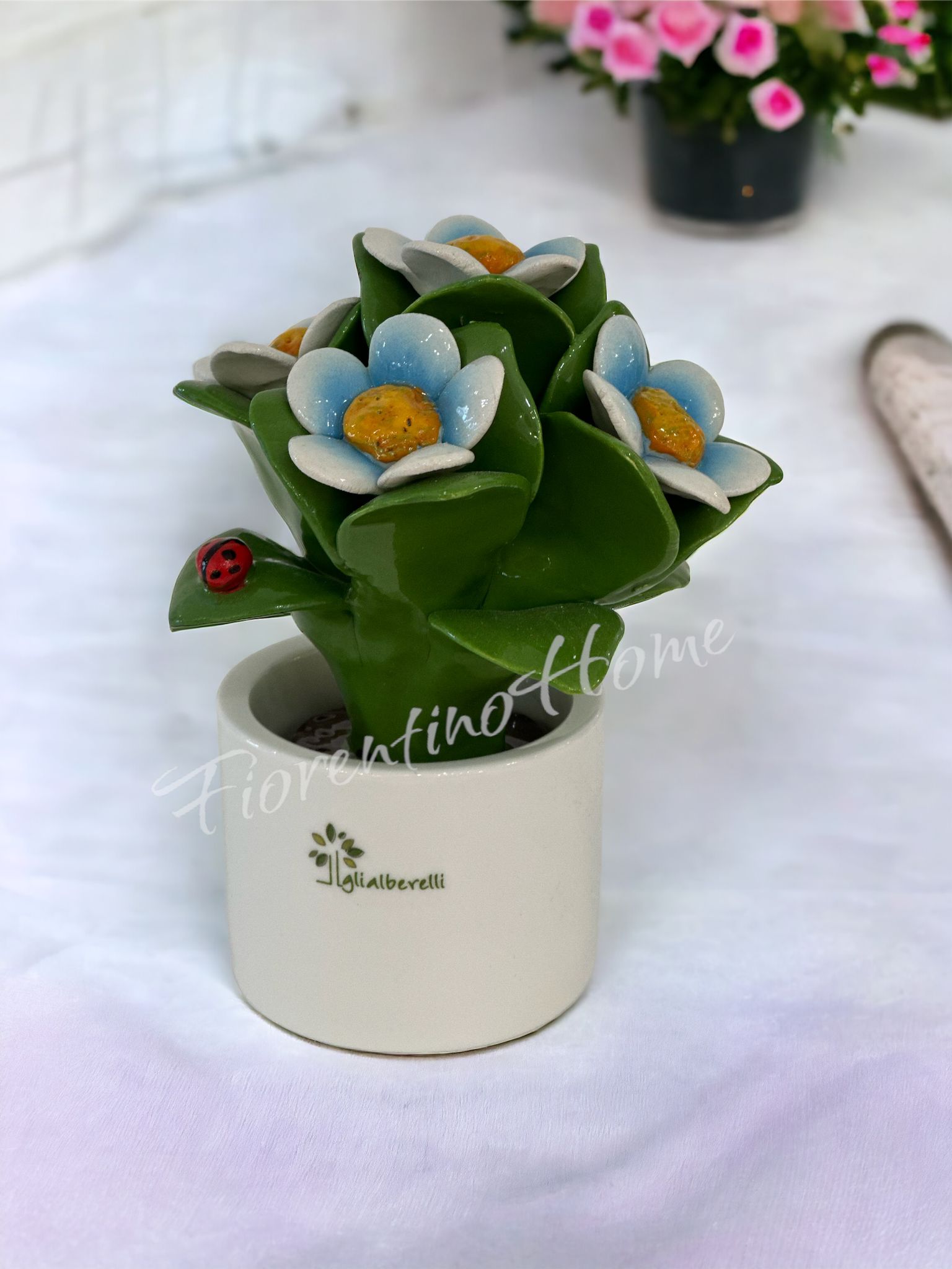 Piantina fiorellini celesti in ceramica di capodimonte - H. 13 cm - Gli Alberelli