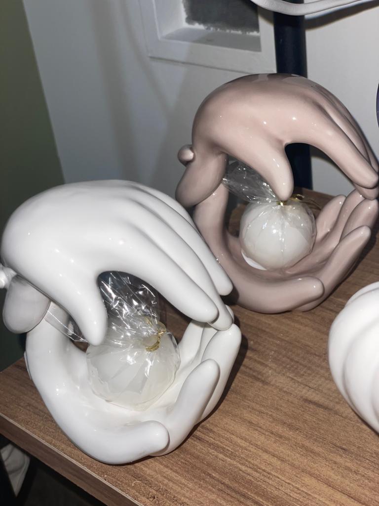 Mani con candela in ceramica - 14x12 cm - Spago di Terra