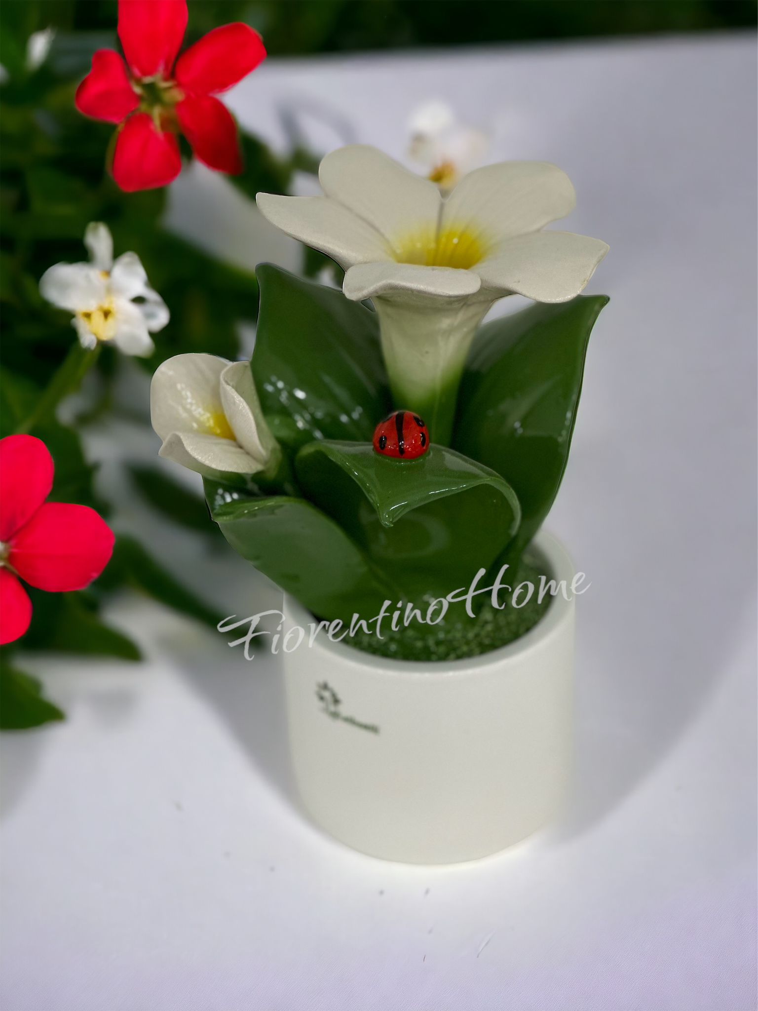 Piantina fiore bianco e giallo in ceramica di capodimonte - H. 20 cm - Gli Alberelli