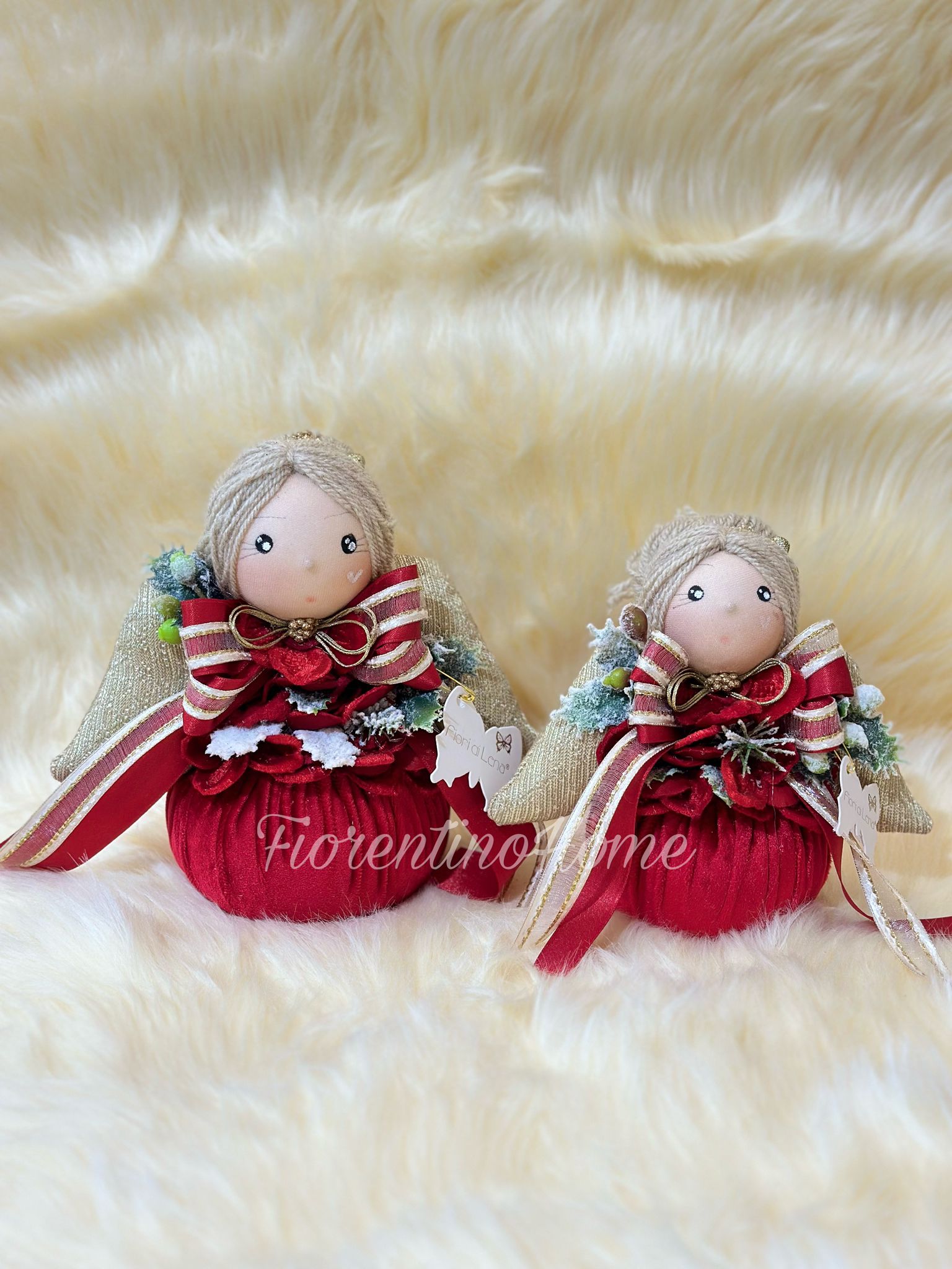 Pouf in velluto rosso con angioletto - H.17 cm - Fiori di Lena