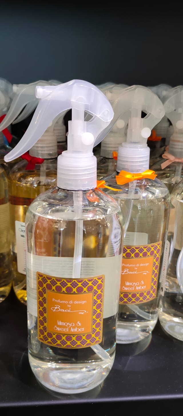 Spray per ambiente mimosa e sweet amber - 500 ml - baci milano